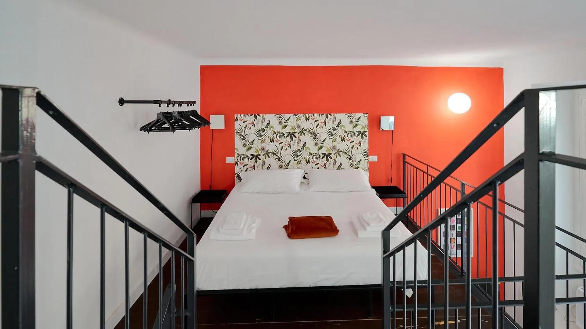 Suity L Pisacane 53 Milan